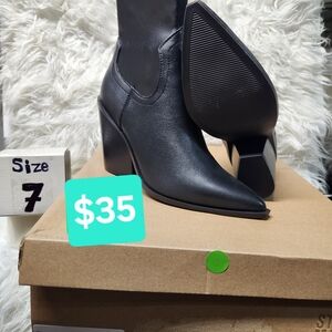 Steve Madden Black Pointed Toe Heeled Boots
